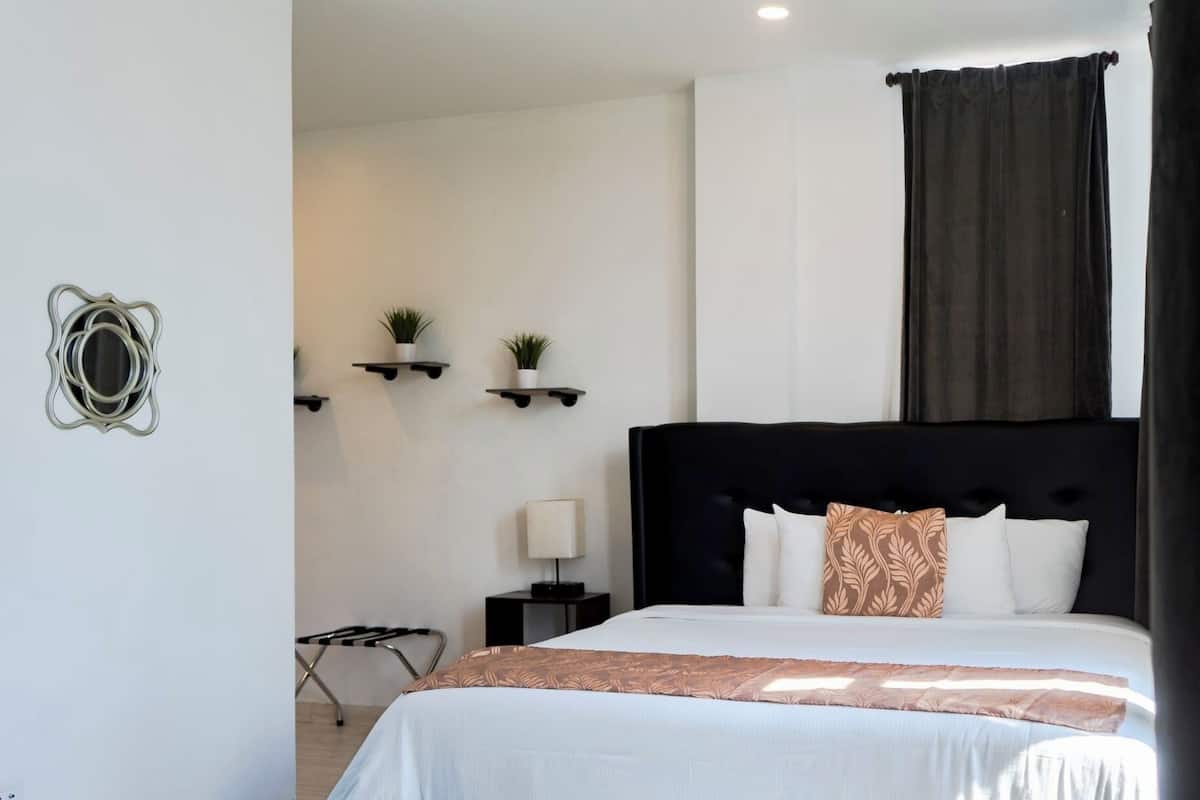 Suite Deluxe, 1 trĂšs grand lit, non-fumeur, climatisation