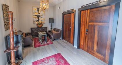 Down Town Fancy Fancy Upscale 2 Bedroom Loft