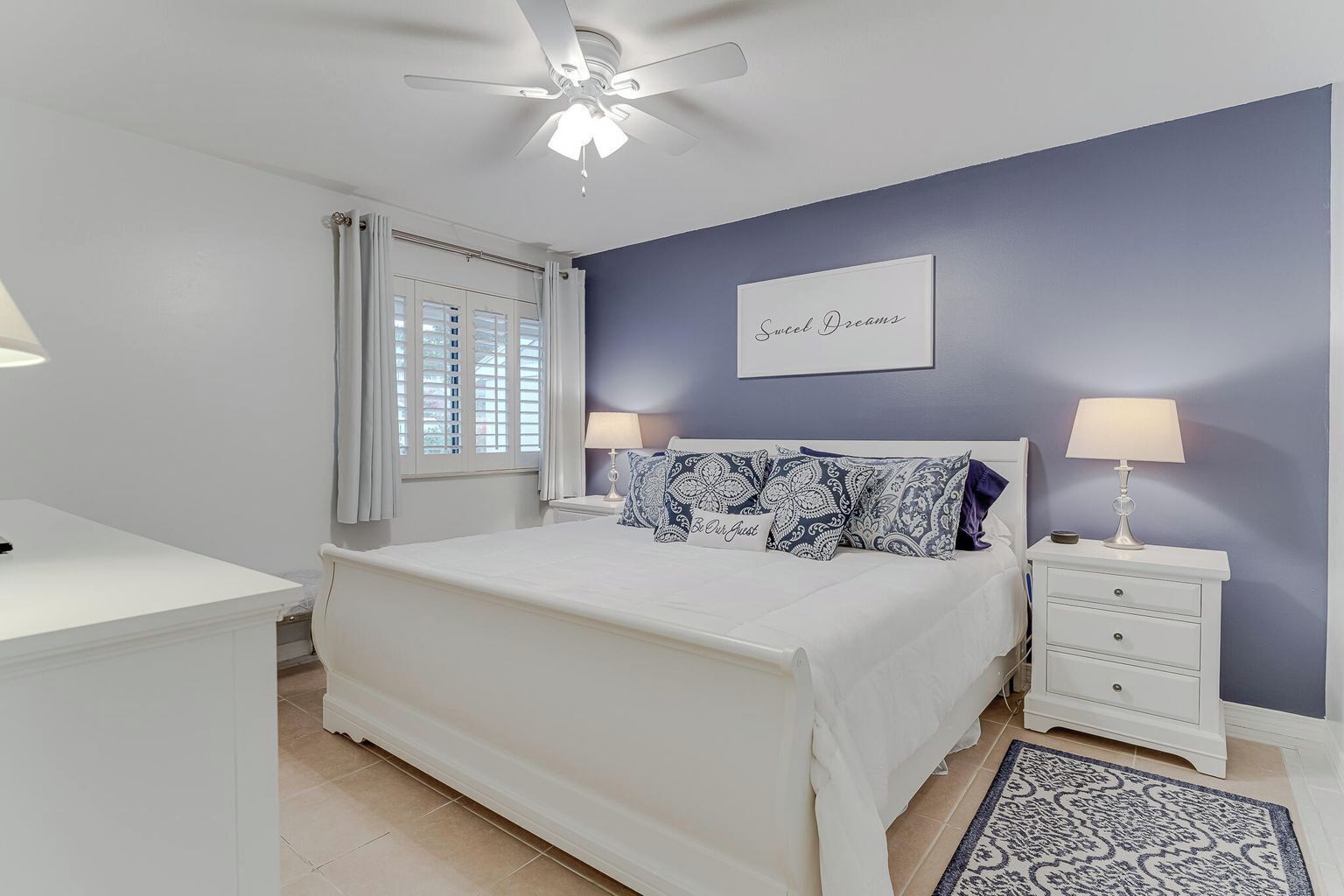 3 bedrooms, iron/ironing board, internet, bed sheets