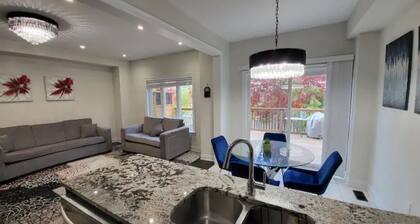 Luxury Bradford Home - 4 Bedroom House
