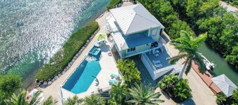 Secluded Oceanfront property, Private pool, hot tub, boat ramp and dock
