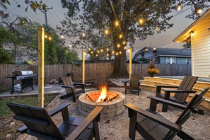 Terrace/patio - Gated Parking-Private Fenced Yard (Memphis)