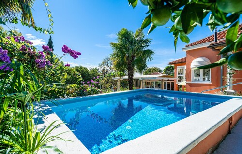 Beach front home in Mlini