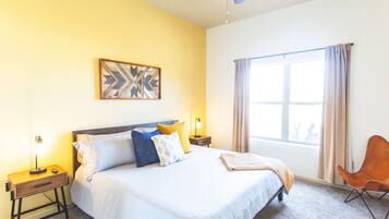 3 habitaciones, camas con efecto memoria y escritorio