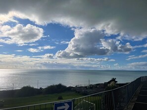 Beach/ocean view - Barmouth Pet-Friendly 2-Bed Caravan with Sea View (Barmouth)
