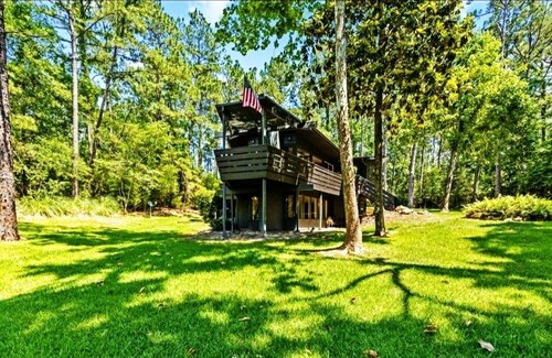 The BOAT HS! Lake Views!!
 Hot Tub-Pool-Pool Table-Fire Pit-RV & Boat parking!