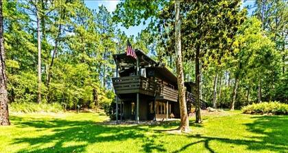 The BOAT HS! Lake Views!!
Hot Tub-Pool-Pool Table-Fire Pit-RV & Boat parking!