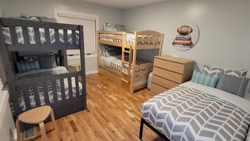 8 bedrooms, desk, iron/ironing board, free WiFi