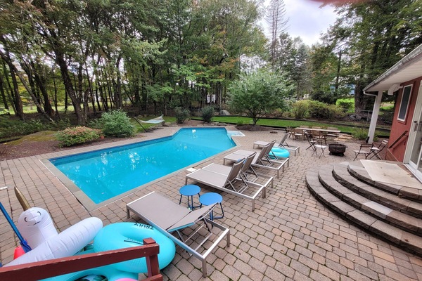 Indoor pool, outdoor pool