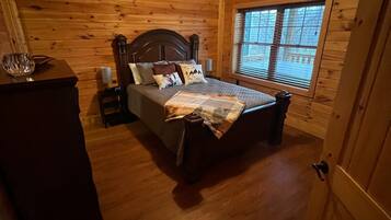 3 bedrooms, iron/ironing board, travel crib, free WiFi