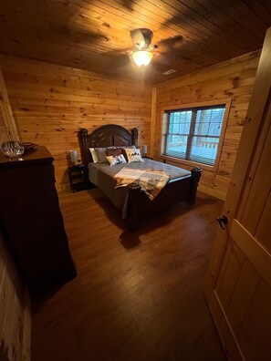 3 bedrooms, iron/ironing board, travel cot, free WiFi - 2 Acres of pure paradise with amazing Mountain View’s!! Minutes from Emory&Henry (Meadowview)