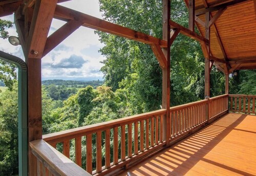 2 Acres of pure paradise with amazing Mountain View’s!! Minutes from Emory&Henry