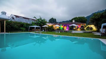 Utomhuspool
