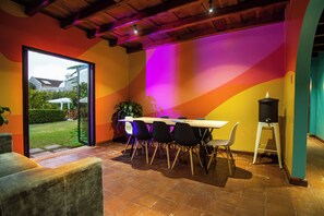 Interior - Yes Please Hostel (Antigua Guatemala)