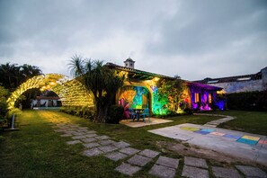 Exterior - Yes Please Hostel (Antigua Guatemala)