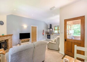TV - This lodge is ideal for a couple a looking to take a short break away. (Kilcot, Newent)