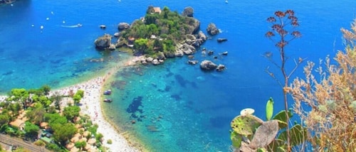 The little house on the sea