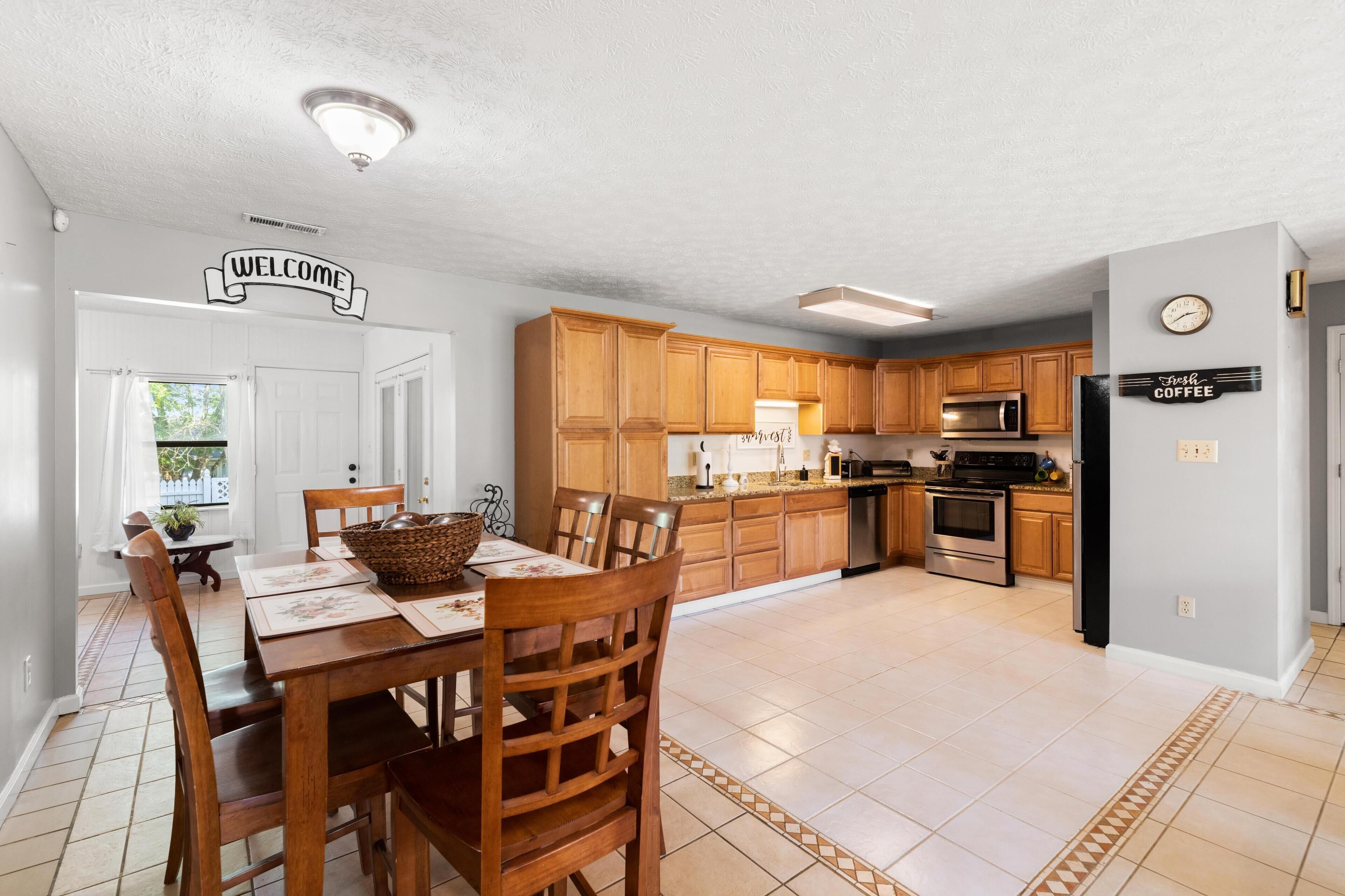 Spacious, quite neighborhood, clean and convenient