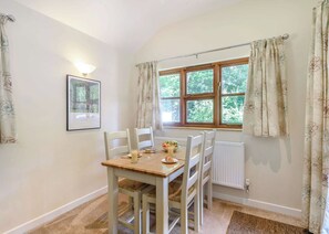 Dining - 2 bedroom accommodation in Kilcot, Newent (Kilcot, Newent)
