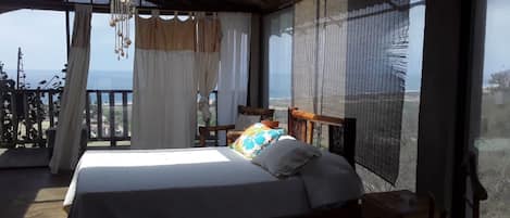 2 bedrooms, desk, free WiFi, bed sheets