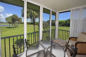 Interior - Sunny Seashell Haven (Stuart)