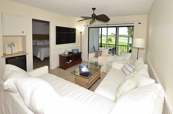 2 bedrooms, iron/ironing board, free WiFi, bed sheets - Sunny Seashell Haven (Stuart)