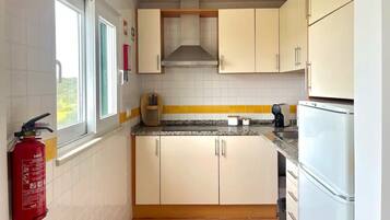 冰箱、微波炉、炉灶、电热水壶