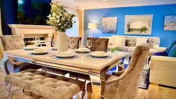 Apartment | Private kitchen | Fridge, microwave, oven, stovetop