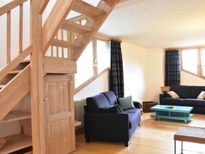 Living area - Duplex with 4 bedrooms for 10 in Méribel, near slopes and shops, parking included (Méribel)