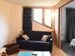 Living area - Duplex with 4 bedrooms for 10 in Méribel, near slopes and shops, parking included (Méribel)