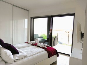 2 Schlafzimmer, Zimmersafe, Schreibtisch, schallisolierte Zimmer