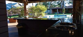 9-Bedroom Villa with Pool in Paradise for 20 people