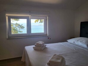 1 bedroom, WiFi - Holiday apartment with dreamlike sea view (Malinska)