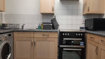 House | Private kitchen | Fridge, microwave, oven, stovetop