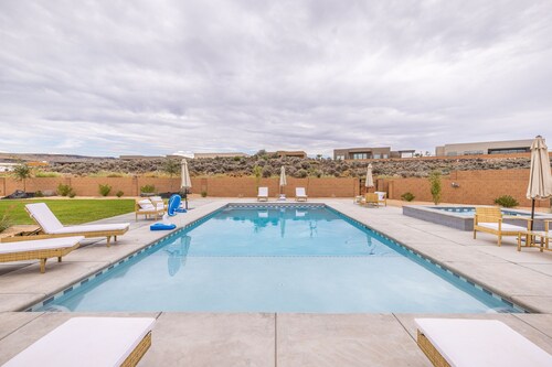 Sand Cove Villa at The Ledges with Private Pool & Hot Tub!