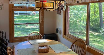 4 Bedroom, 1.5 bath- Air-Conditioned House on Lake Champlain - Seasonal May- Oct