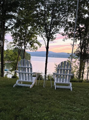 4 Bedroom, 1.5 bath- Air-Conditioned House on Lake Champlain - Seasonal May- Oct