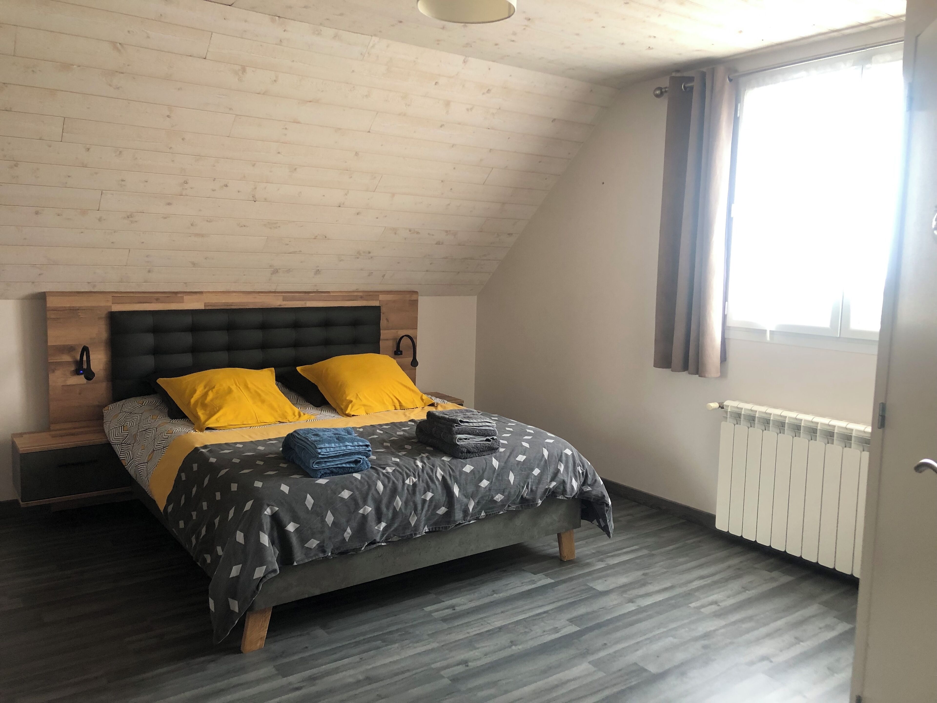 3 chambres, fer et planche à repasser, lit parapluie, Wi-Fi gratuit