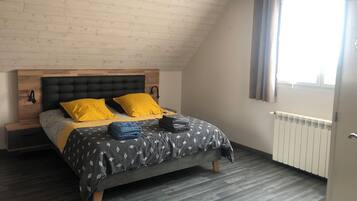 3 soverom, strykejern/-brett, reiseseng for barn og wi-fi (inkludert)