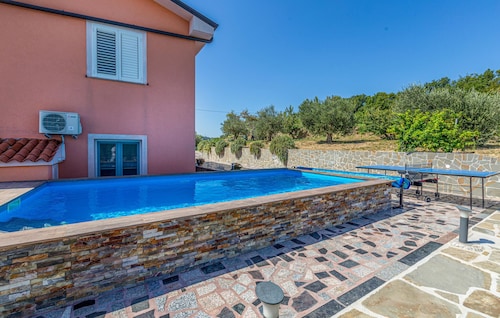 Cozy apartment in Koper with sauna