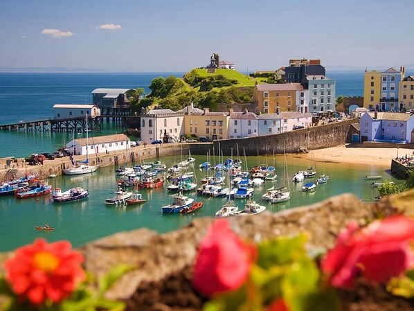 Cottage | Pool - 3-bed 5-6 Berth Modernised Bungalow! (Tenby)