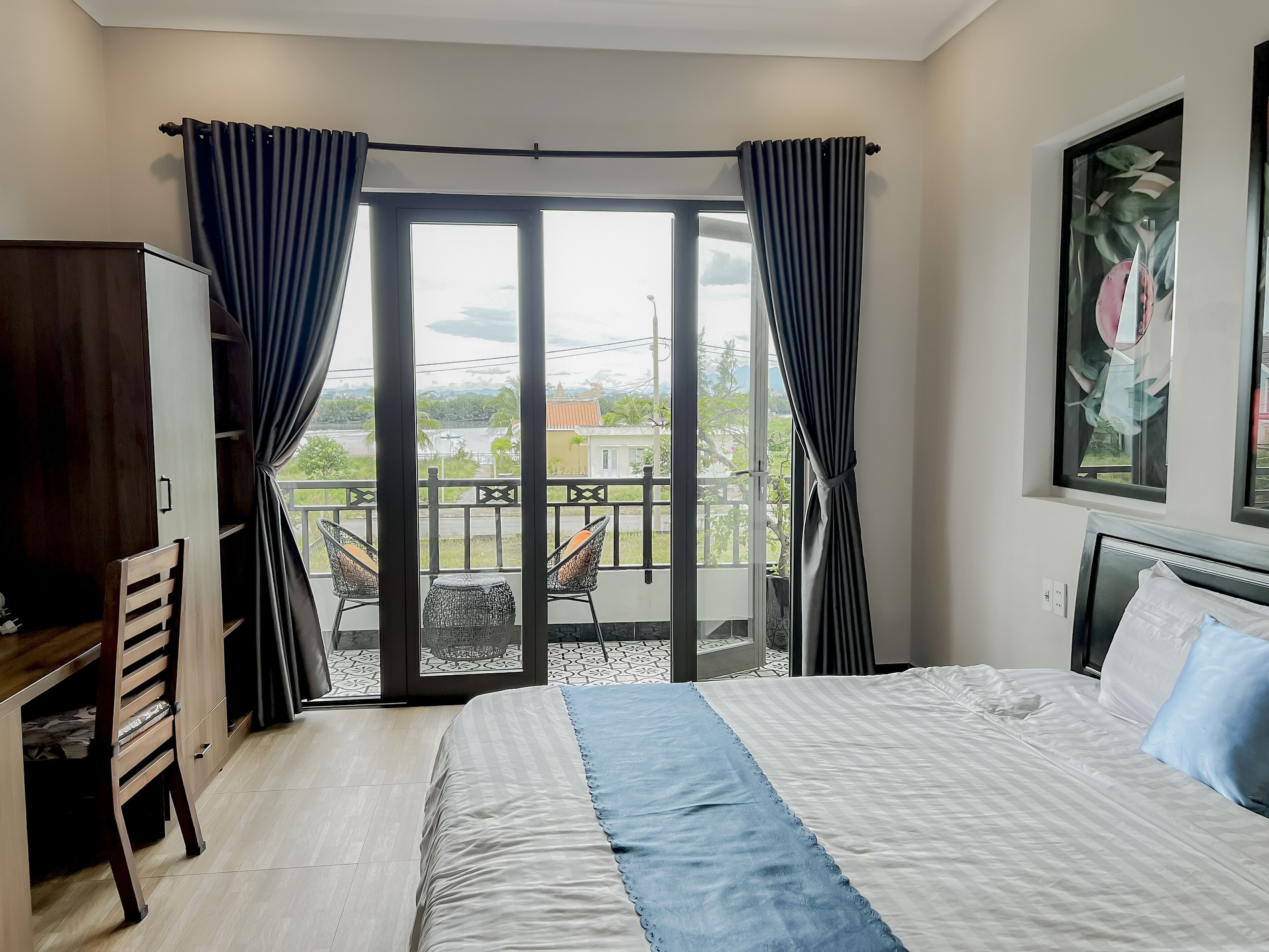 Deluxe Room, 1 King Bed | Free WiFi