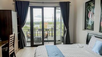 Deluxe Room, 1 King Bed | Free WiFi
