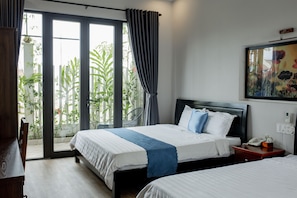 Double Room, 2 Double Beds | Free WiFi