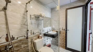Kamar Double, 2 Tempat Tidur Double | Kamar mandi
