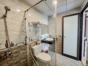 Double Room, 2 Double Beds | Bathroom - Hoi An Family Room with Swimming Pool (Da Nang)