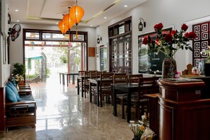 Reception - Hoi An Family Room with Swimming Pool (Da Nang)