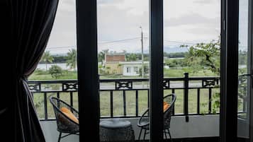 Kamar Deluks, 1 Tempat Tidur King | Teras/patio