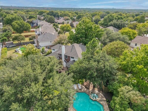 Tropical Pool Oasis - 5 BR, Foosbal, Cinema