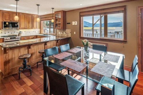 Pet Friendly Bayview Condo | Stay monthly & longer
